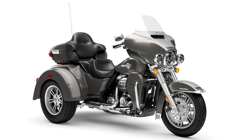 tri-glide-ultra-classic-2023gry-hze-slvfrtn-20424-11