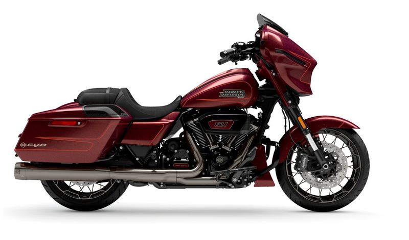 CVO-STREET-GLIDE-2024-1_0016_CVO-STREET-GLIDE-2024-1