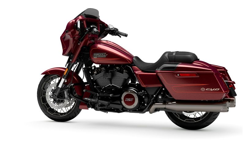 CVO-STREET-GLIDE-2024-1_0007_CVO-STREET-GLIDE-2024-10