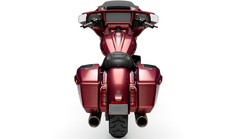 CVO-STREET-GLIDE-2024-1_0004_CVO-STREET-GLIDE-2024-13